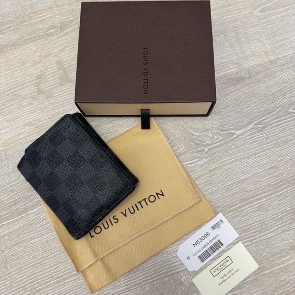 Louis Vuitton Trifold Damien Graphite Mens Wallet Black Grey N63096 - Picture 13 of 14